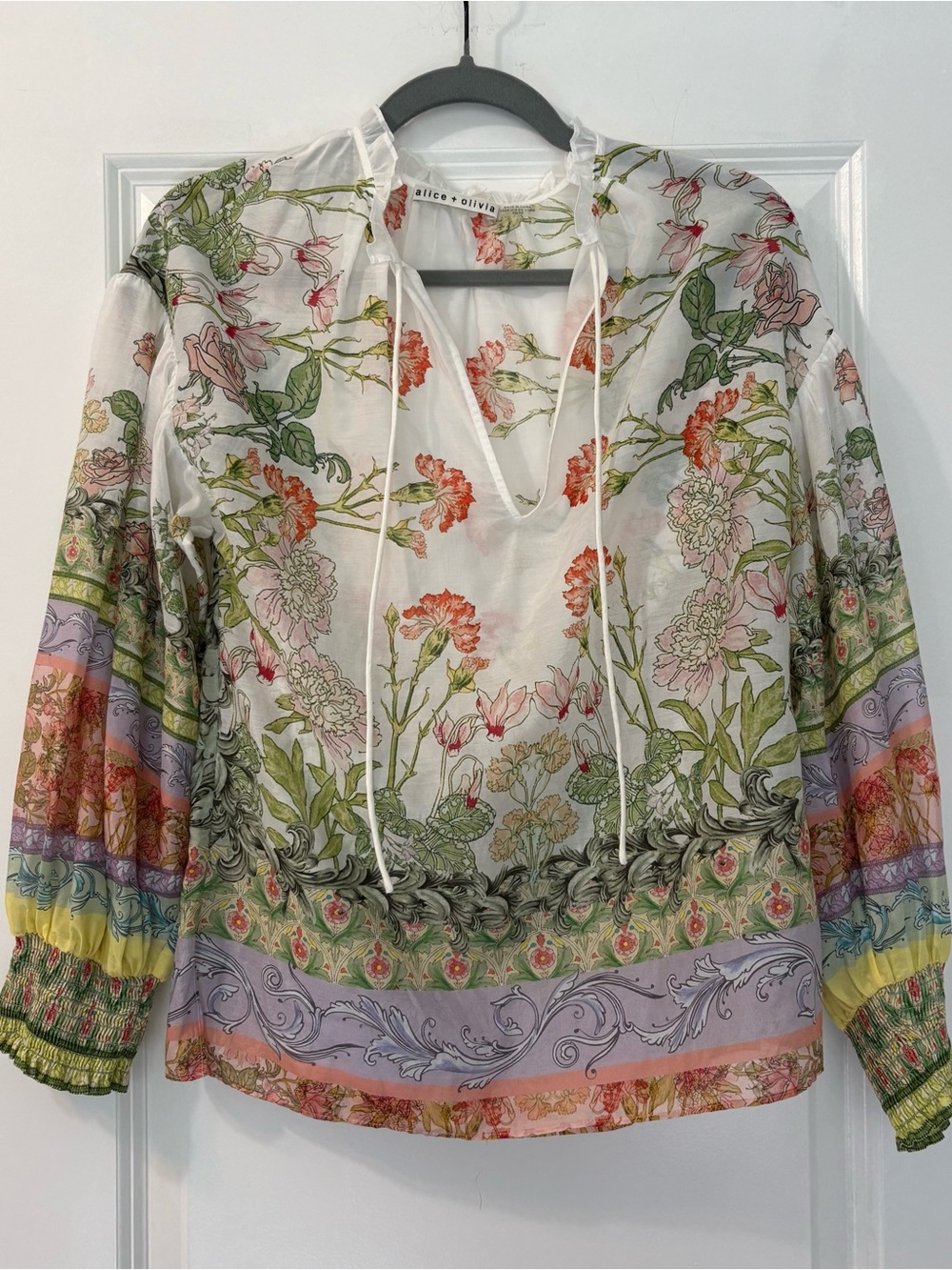 Alice + Olivia Julius Smocked Cuff Silk Blend Blouse XS - Picture 6 of 9